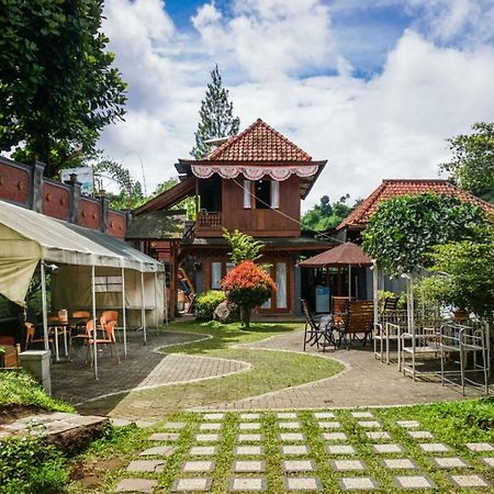 Bantal Guling Villa Lembang Exterior foto