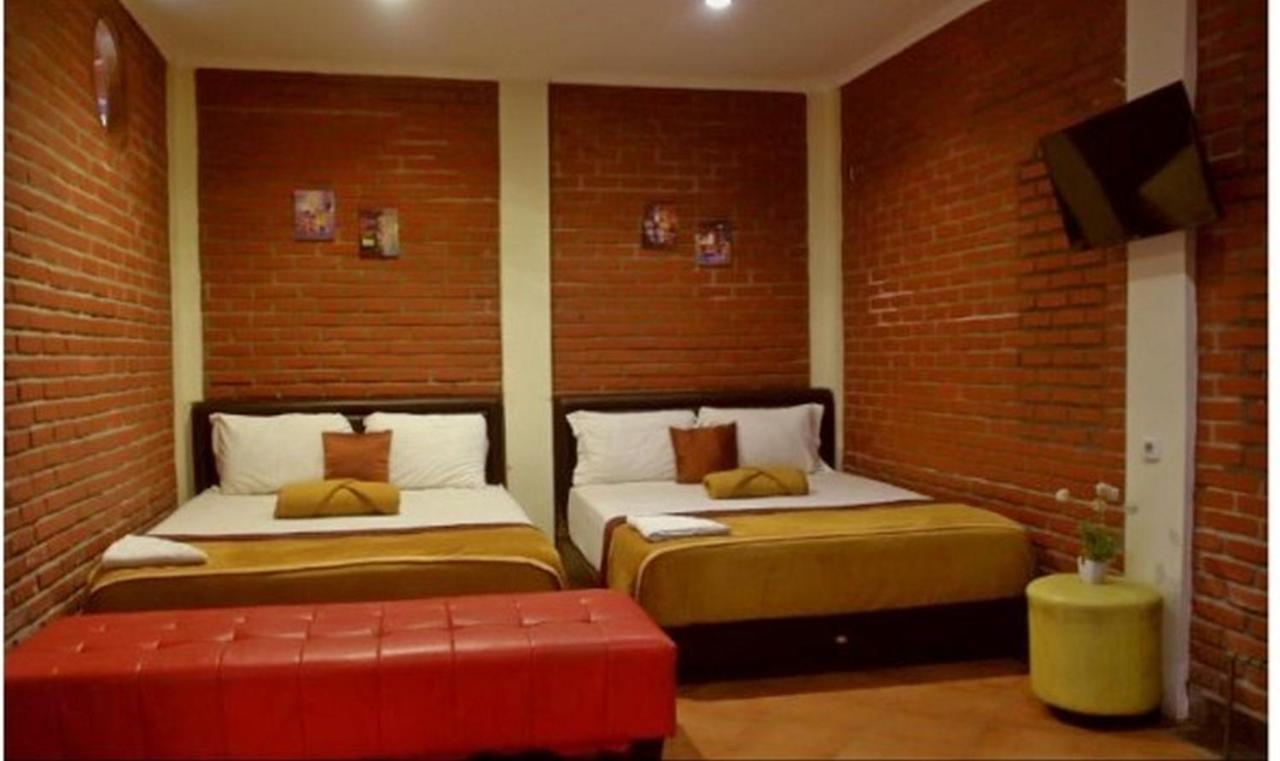 Bantal Guling Villa Lembang Exterior foto