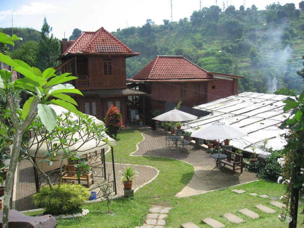 Bantal Guling Villa Lembang Exterior foto