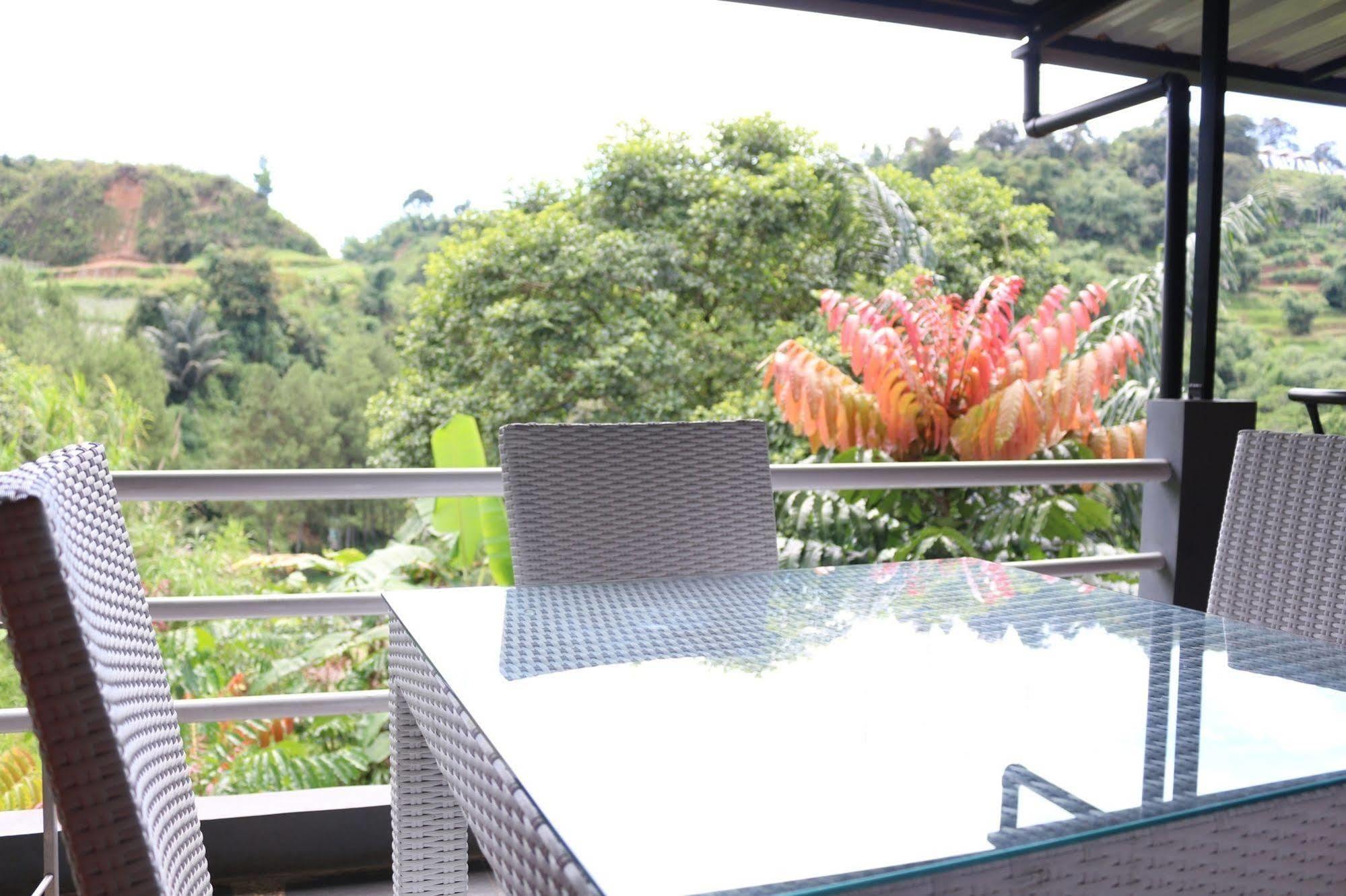 Bantal Guling Villa Lembang Exterior foto