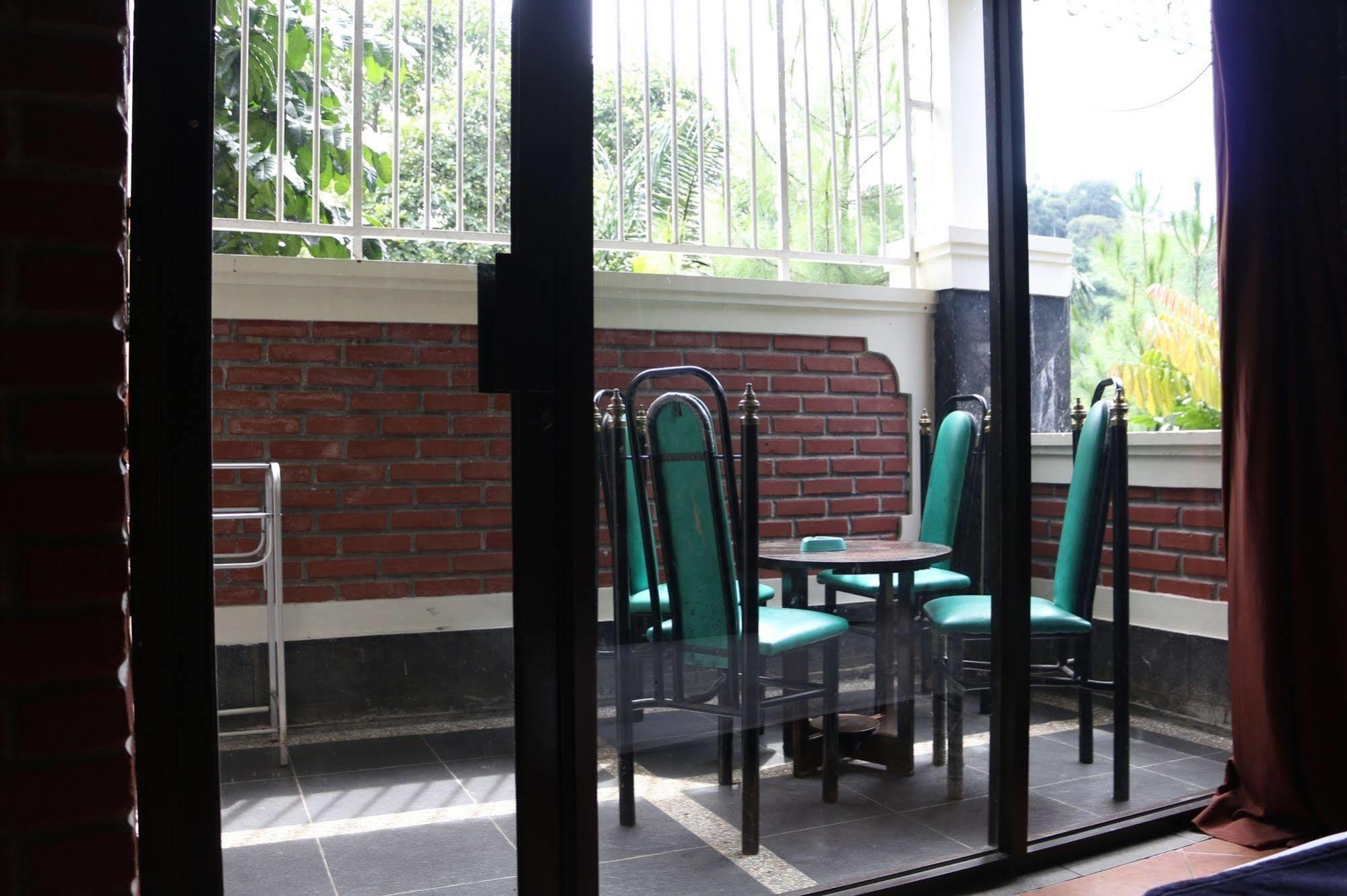 Bantal Guling Villa Lembang Exterior foto