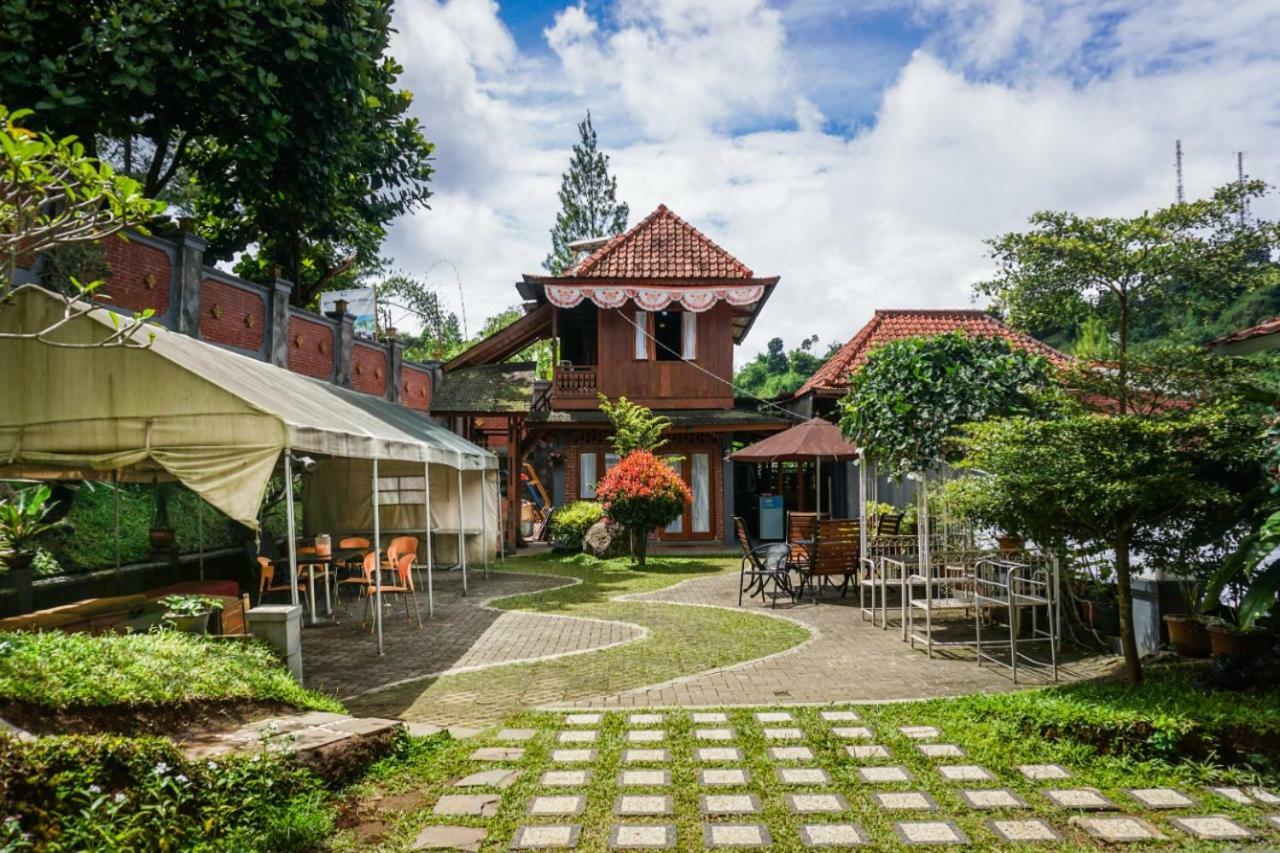 Bantal Guling Villa Lembang Exterior foto